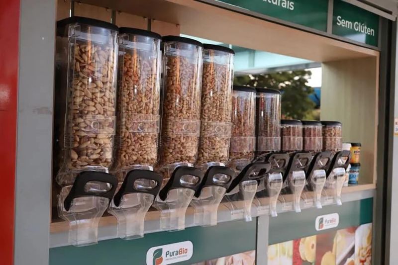 Plastic Wall Mounted Bulk Cereal Dispenser Gravity Bulk Food Bins