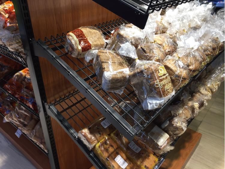 Show Case Metal and Wood Supermarket Bread Cake Shelf
